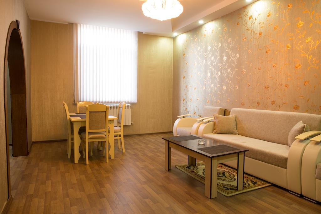 Cinema Boutique Hotel Ganja Room photo
